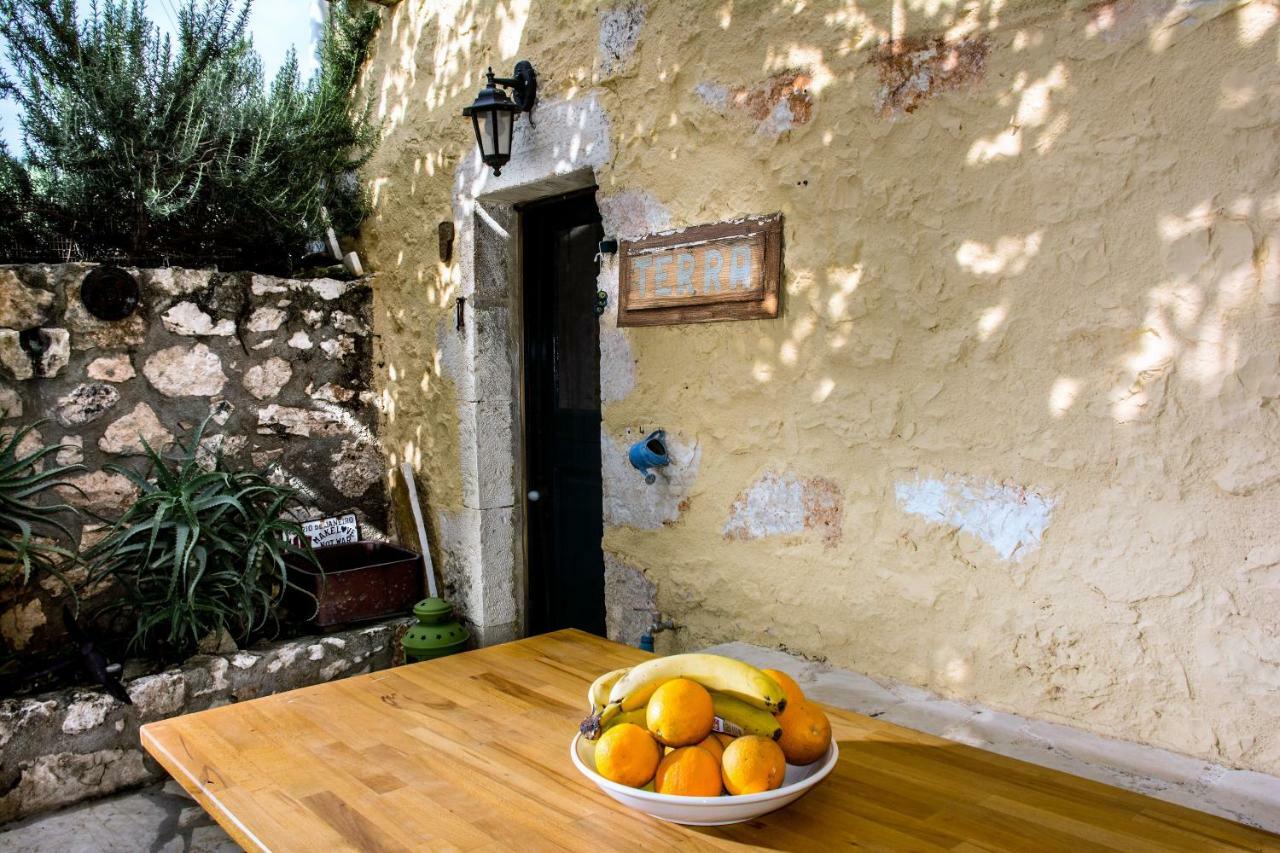 Nostos Residence - Apartment Terra Tselendata Bagian luar foto